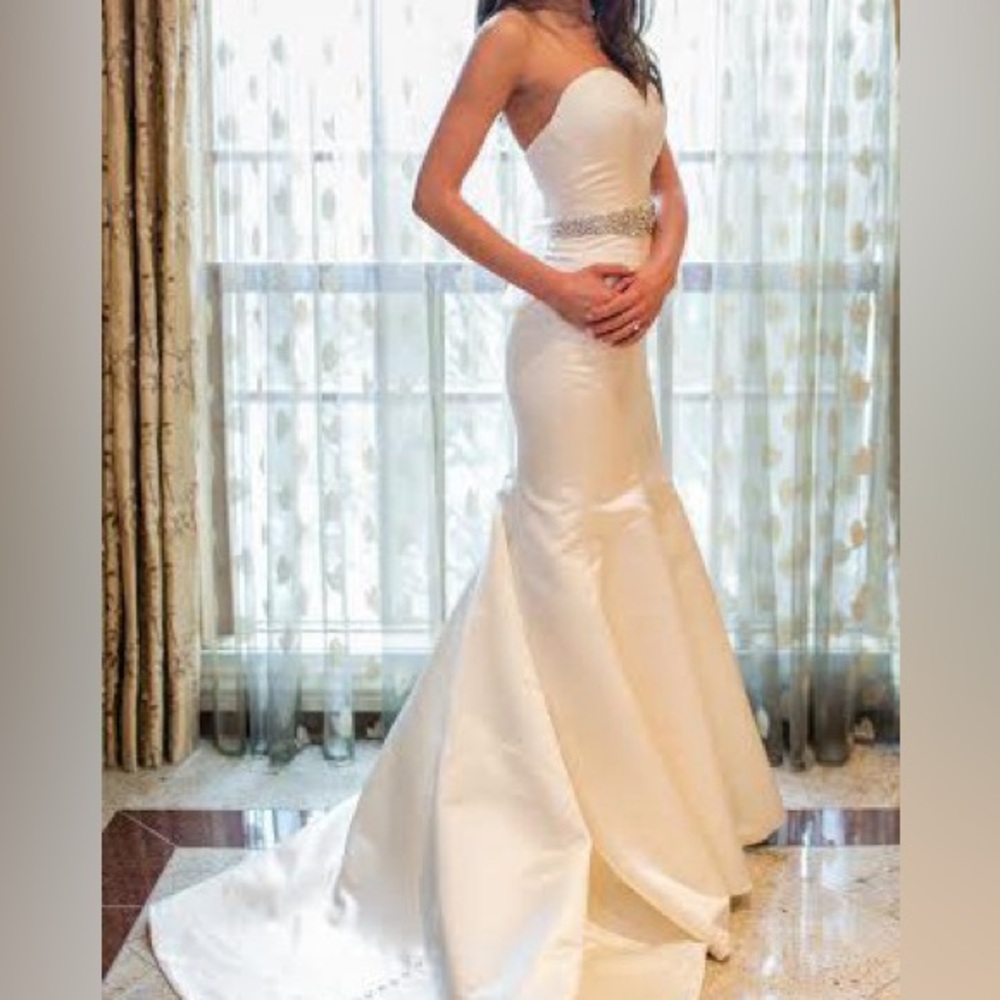 Olia Zavovina wedding dress